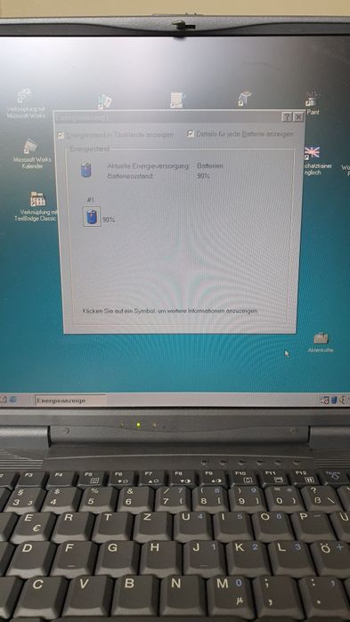 Ретро лаптоп HighPaq