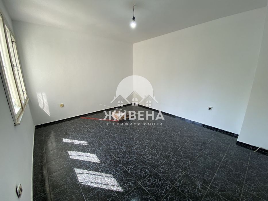 Продавам 4-стаен апартамент, кв. Възраждане 2, ЧЖП: 118 кв.м