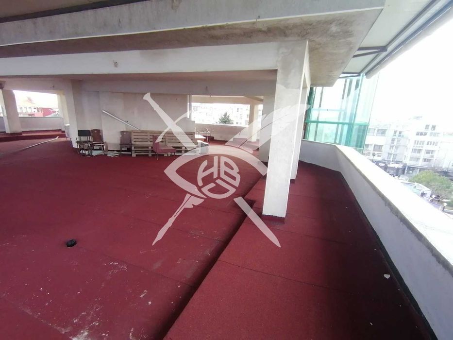 Продава се Офис в Несебър - 1400 кв.м за 1143 €/кв.м - Снимка #4