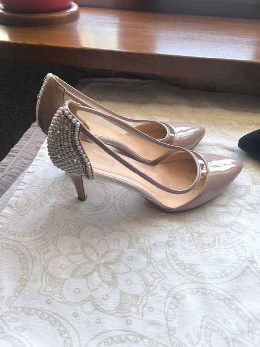 Продаются красивые туфли