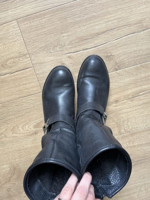 Ghete din piele naturala putin imblanite