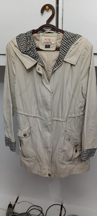 Продаются куртки и верхние одежды