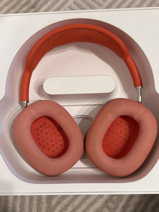 Apple AirPods Max (оригинал) в розовом цвете.
