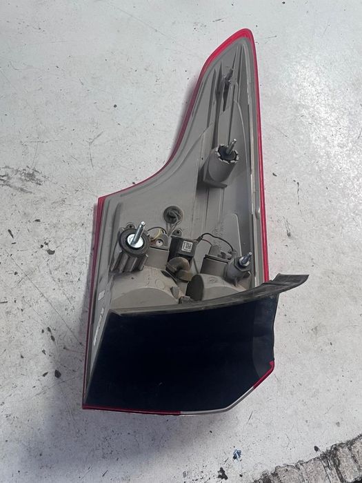 Lampa Spate / Stop Dreapta Spate Ford Focus Iii Turnier 2010 ->