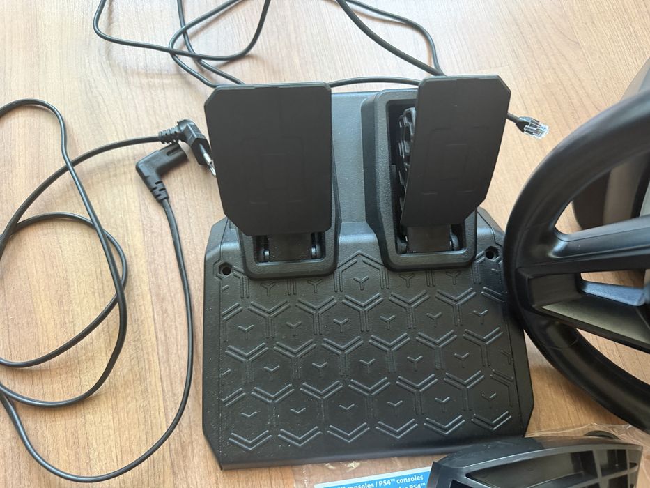 Геймърски волан Trustmaster T128 за PS4 и PS5