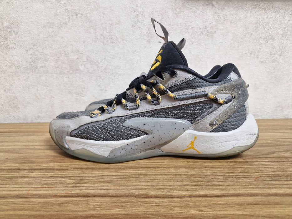 Продам кроссовки