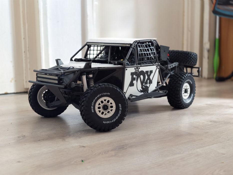 Automodel RC Traxxas UDR