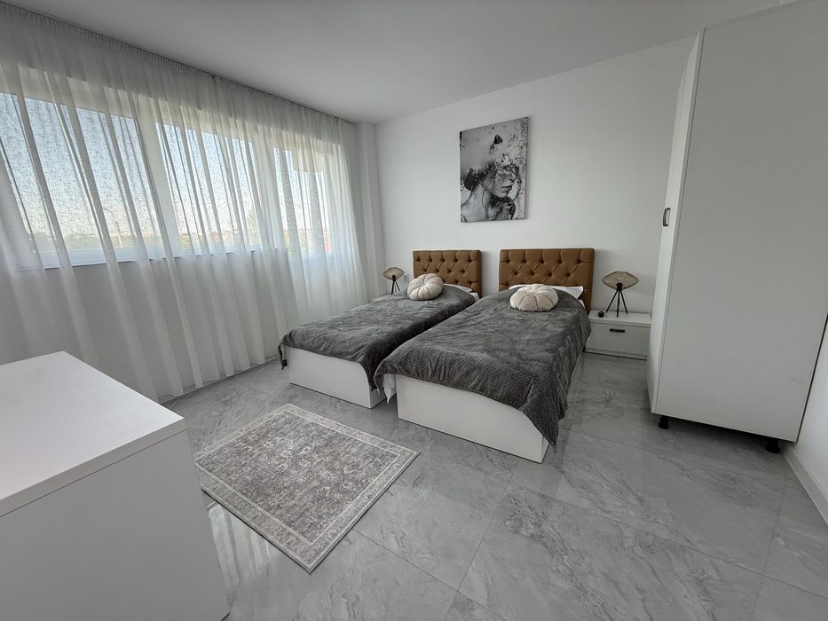 Inchiriez apartament