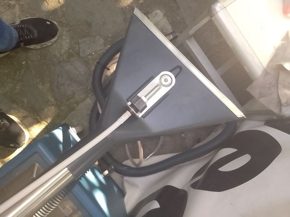 Vând aspirator cu injecție -abur