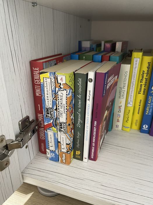 Vand toate aceste carti