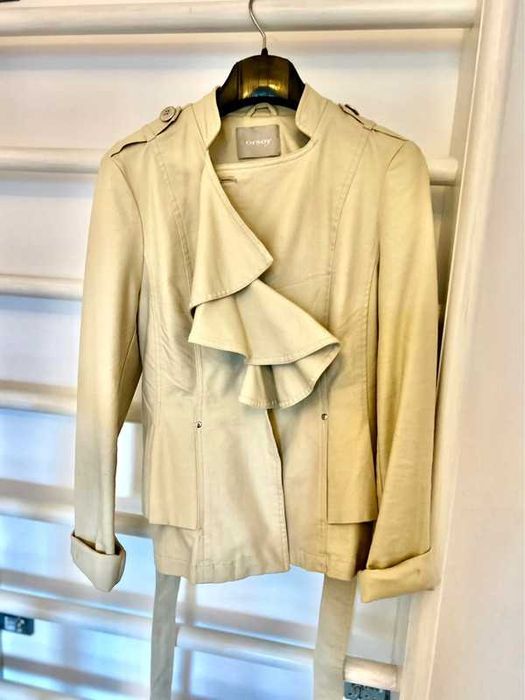 Geaca/sacou primavara bej, cambrat, cu cordon