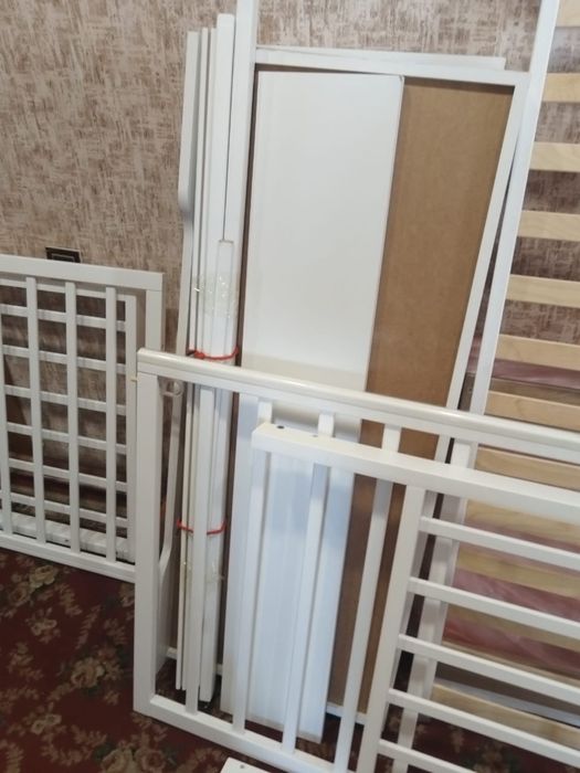Отдам даром кровать детскую