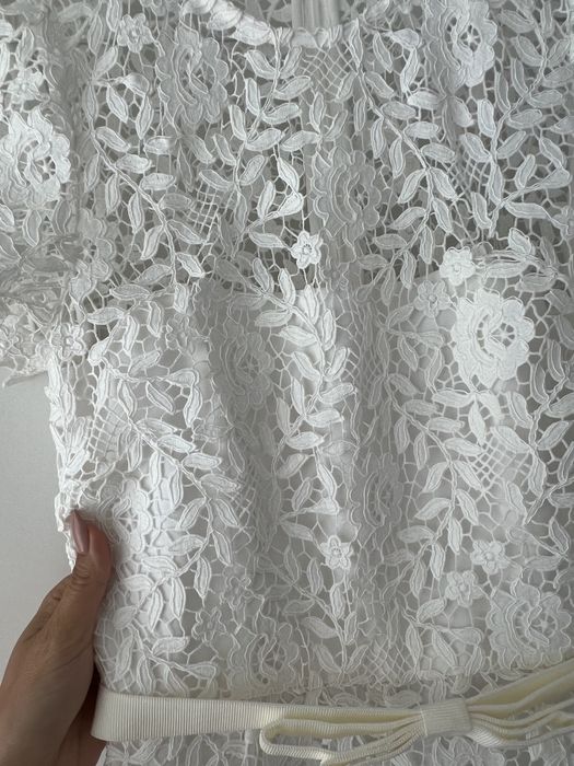 Бяла рокля Self-Portrait