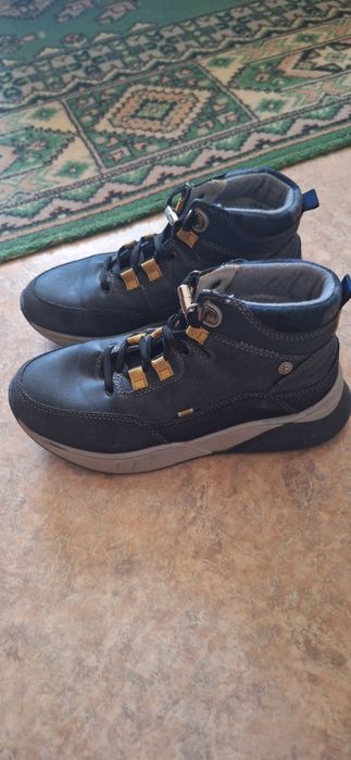 Ботинки 34 размер на мальчика осень- весна