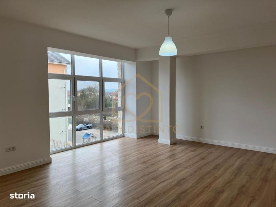 Apartament 3 camere de vanzare in complex cu piscina