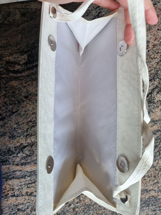 Бяла сватбена чанта