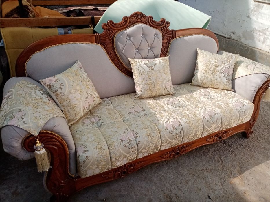 Качественный ремонт элитных мягкий мебели.