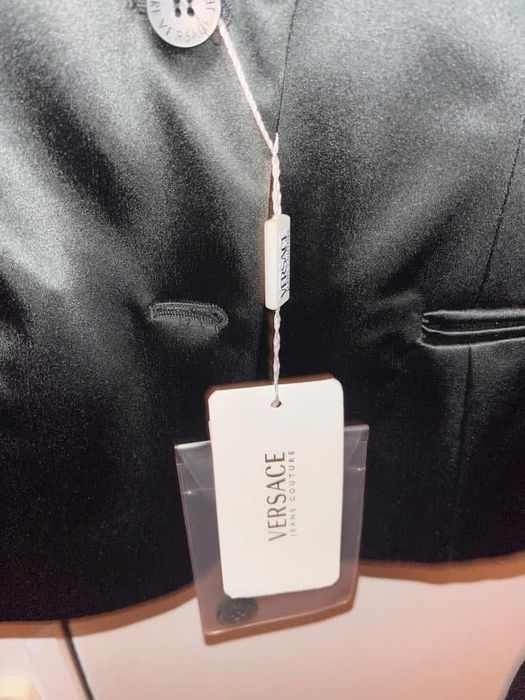 Сака на Dolce & Gabanna,Boss,Versace и Max Mara