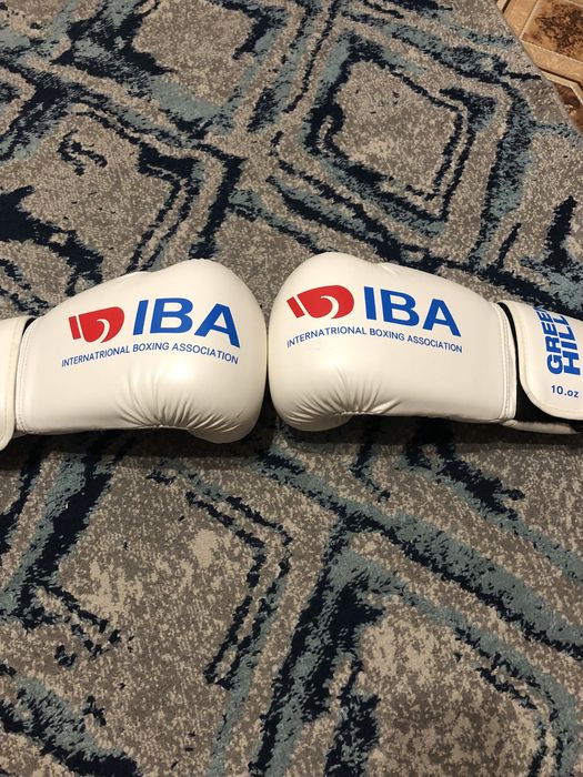 Продам перчатки IBA