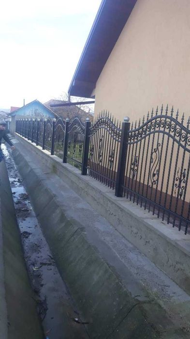 Garduri si porti stil jaluzea, sipca metalica, tabla cutata
