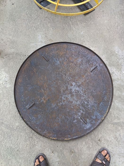 Beton tekislovchi "Vertolyot" mashinasi sotiladi