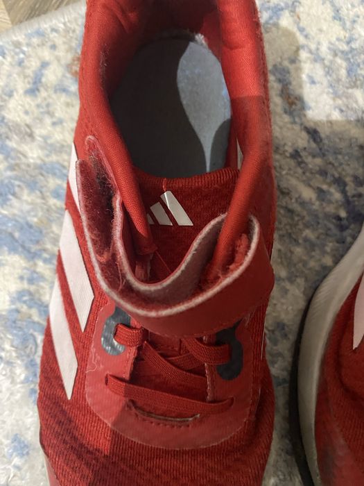 Продам кроссовки адидас