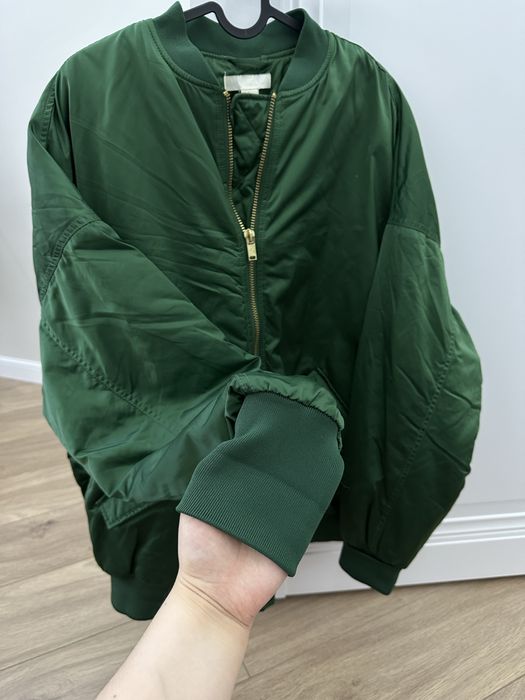Бомбер куртка H&M