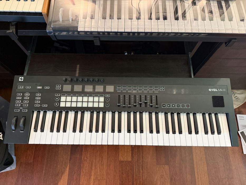 Novation SL 61 keys Mk3 keyboard controller midi
