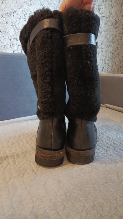 Продаю Унты и Берцы