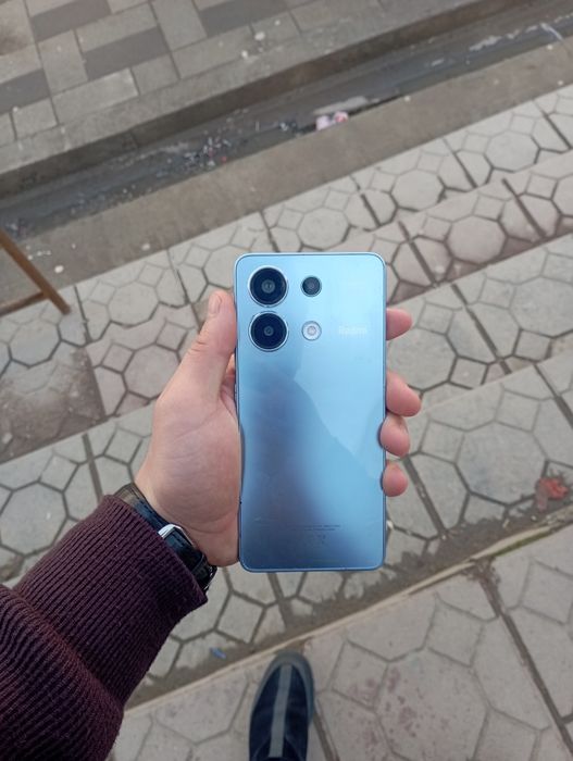Redmi Note 13 
Holati ideal
Hotira 256 GB
Ram 8 GB
Ime 2 sim otgan
Tel