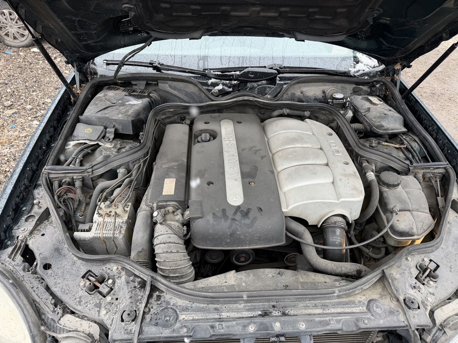 Мерцедес W211 2.2 дизел автоматик само на части