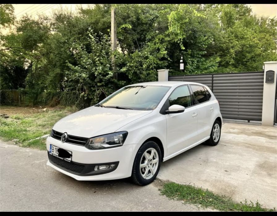 VOLKSWAGEN Polo