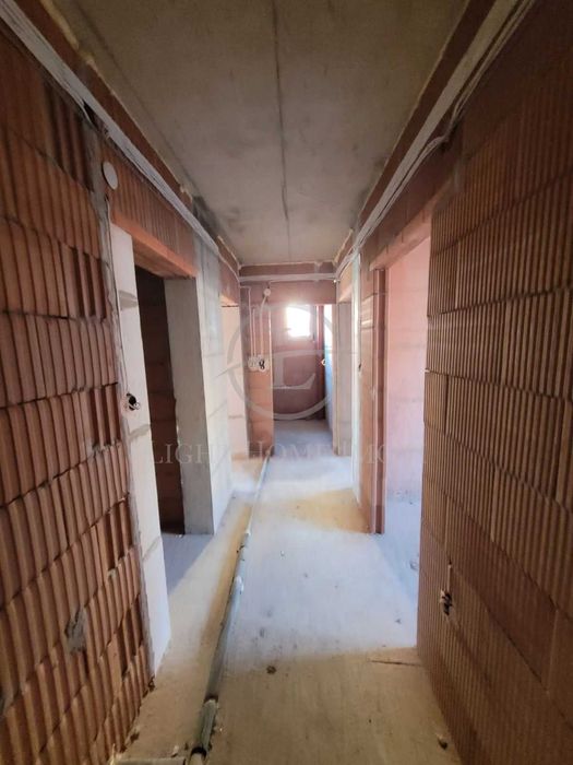 Продава се Тристаен апартамент в Пловдив, Кючук Париж - 92 кв.м за 1166 €/кв.м - Снимка #8