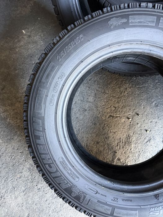 2 anvelope iarna 215/65/16 C , Michelin , DOT 2024 , 6.5-7 mm !