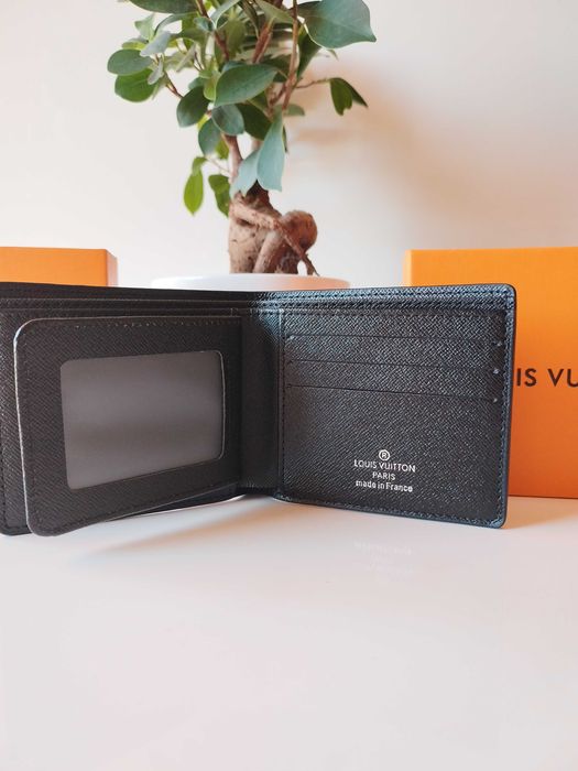 Louis Vuitton портфейли черни