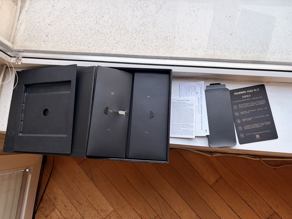 Huawei Mate Xs 2 512GB отлично състояние, пълен комплект