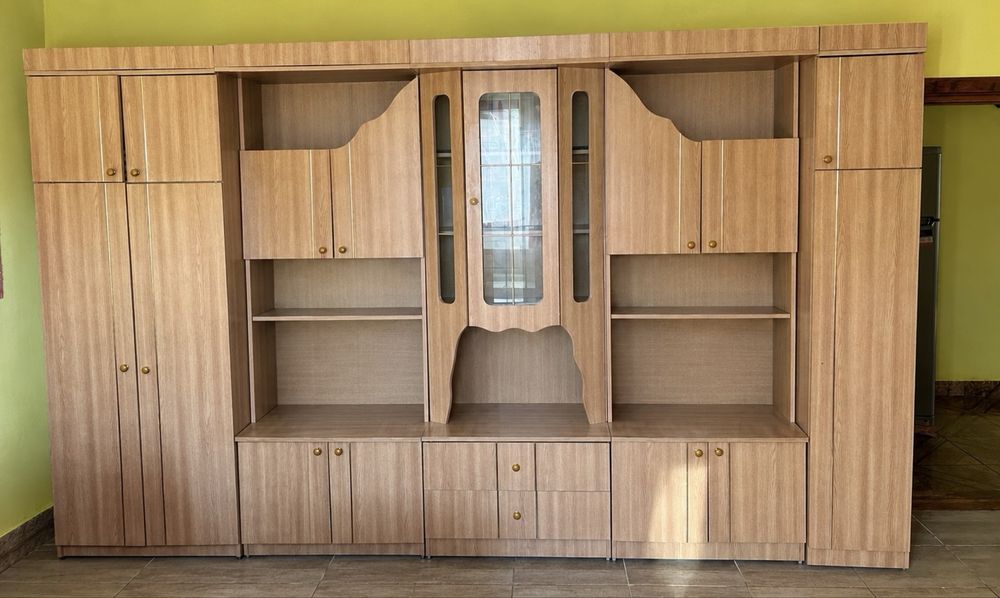 Biblioteca sufragerie