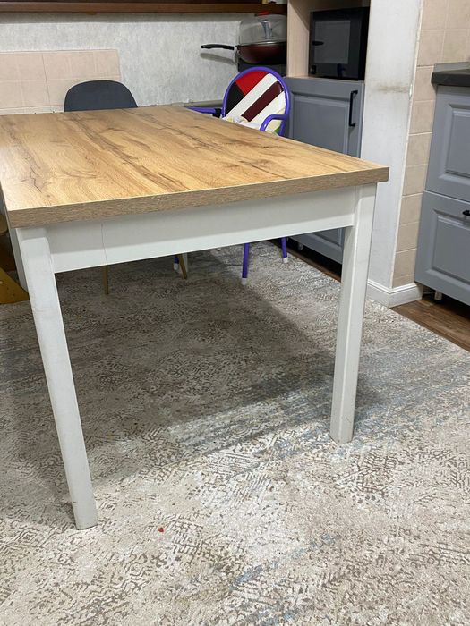 Стол кухонный белый