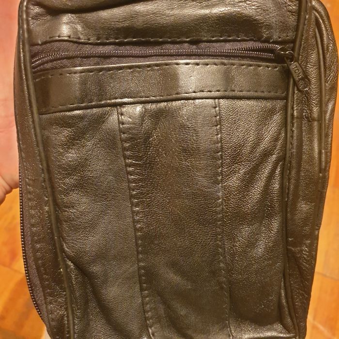 Барсетка коженая.