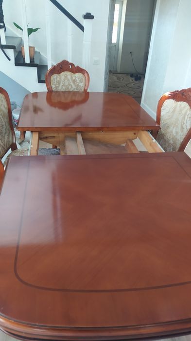 Стол со стульями