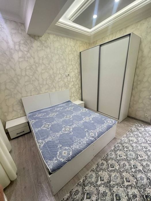 Oybek metro yonida arzon kvartira bor