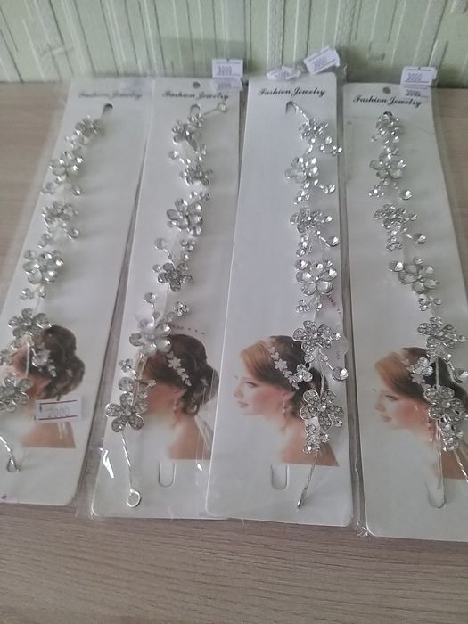 Веточки для волос