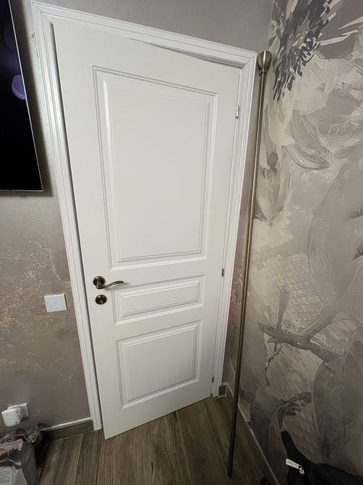 Vand doua usi interior