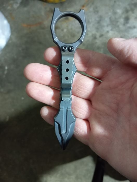 Cuțit model Daniel CQCT