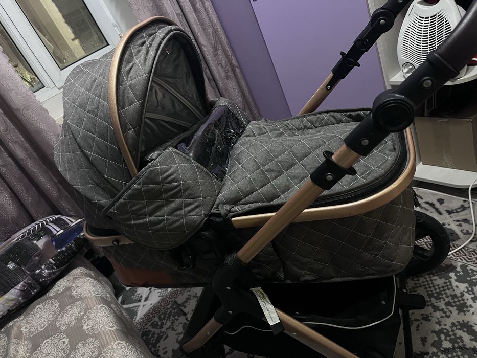 Коляска три в одном