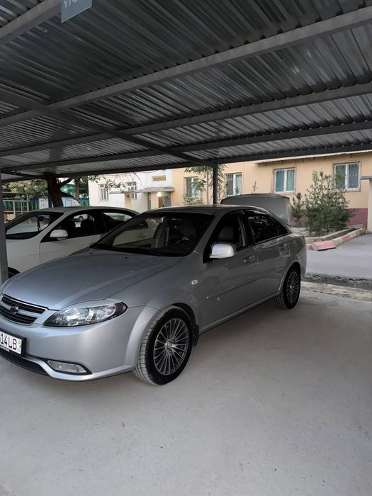 Продам авто Джентра 2015