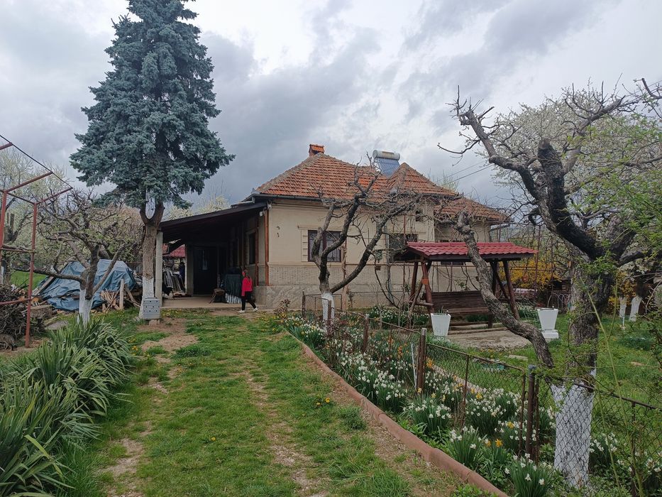 Vând casă Poienarii de Muscel