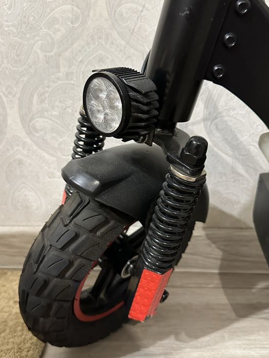 Продам самокат Kuquay M4 Pro
