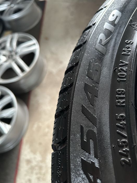 Гуми 245/45/19 Pirelli 4 броя зимни