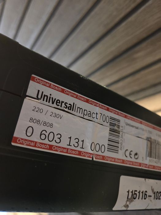 Mașină de găurit cu percuție Bosch UniversalImpact 700, 701W, cu Cutie